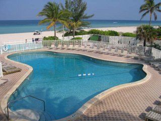 Golden Nugget Beach Club Hotel Sunny Isles Beach Exterior photo